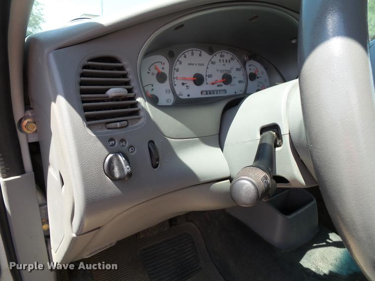 image for item J4825 2003 Ford Explorer Sport Trac XLT SUV