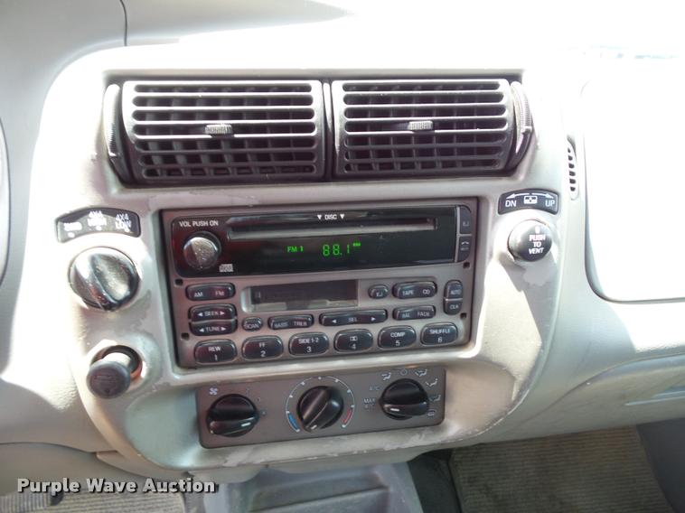 image for item J4825 2003 Ford Explorer Sport Trac XLT SUV