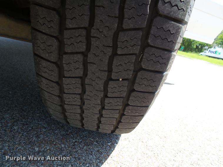 image for item J4825 2003 Ford Explorer Sport Trac XLT SUV