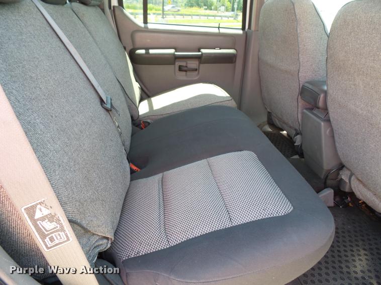 image for item J4825 2003 Ford Explorer Sport Trac XLT SUV