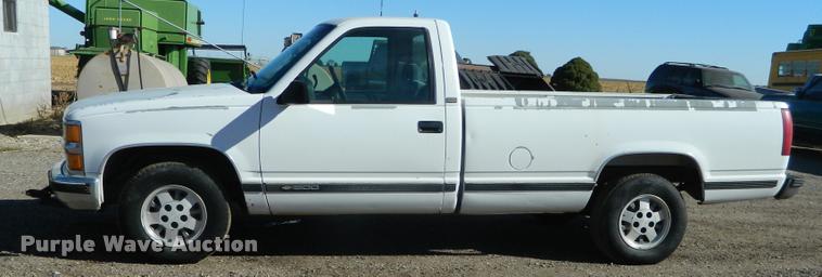 image for item J5033 1995 Chevrolet 1500 pickup truck