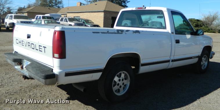 image for item J5033 1995 Chevrolet 1500 pickup truck