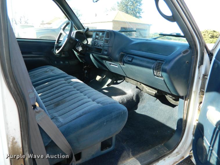 image for item J5033 1995 Chevrolet 1500 pickup truck