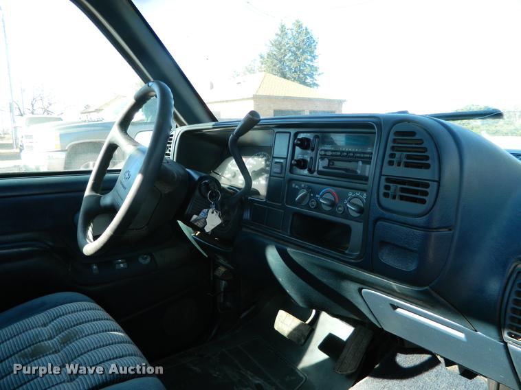 image for item J5033 1995 Chevrolet 1500 pickup truck