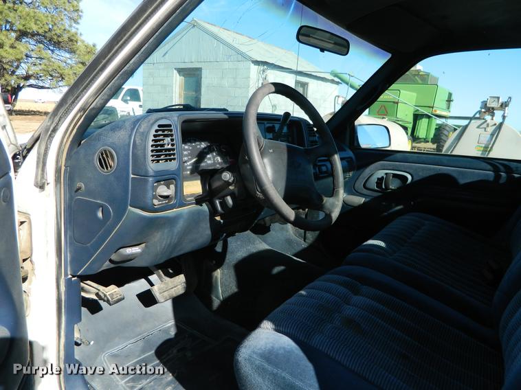 image for item J5033 1995 Chevrolet 1500 pickup truck