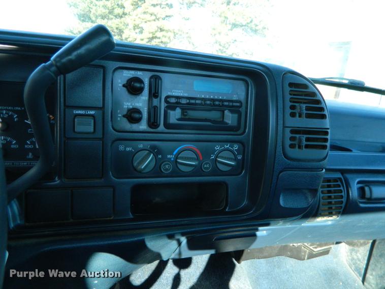 image for item J5033 1995 Chevrolet 1500 pickup truck