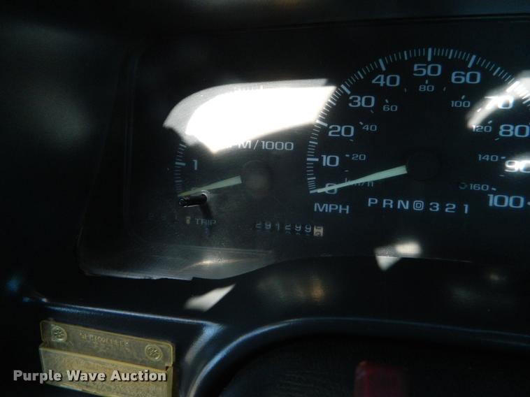 image for item J5033 1995 Chevrolet 1500 pickup truck