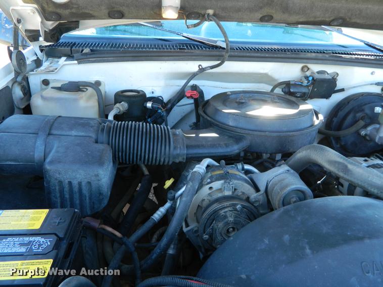 image for item J5033 1995 Chevrolet 1500 pickup truck