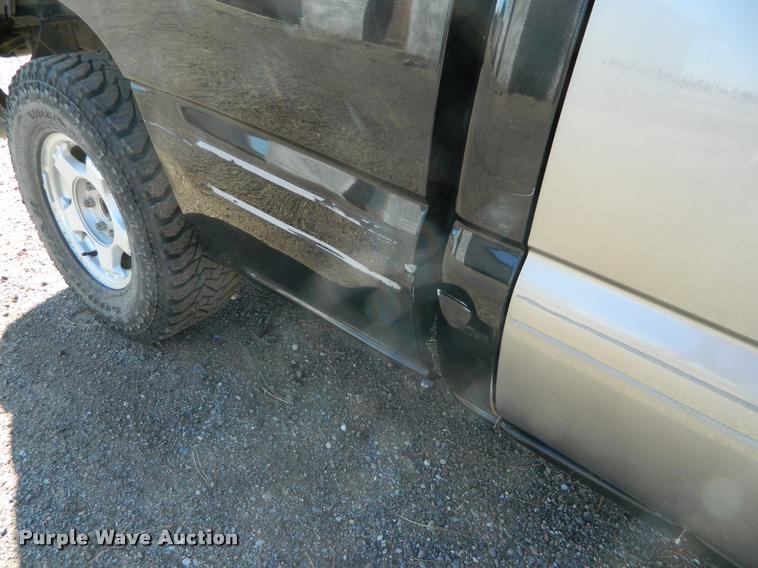 image for item J5034 2000 Chevrolet 1500 Ext. Cab pickup truck