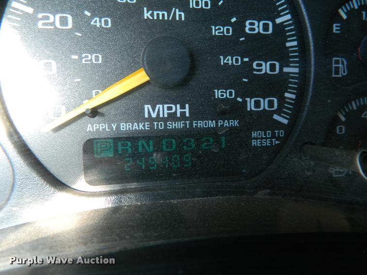 image for item J5034 2000 Chevrolet 1500 Ext. Cab pickup truck