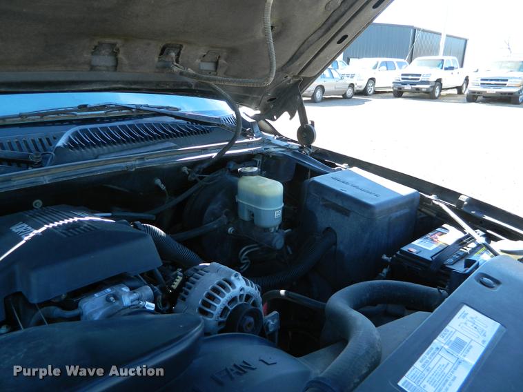 image for item J5034 2000 Chevrolet 1500 Ext. Cab pickup truck