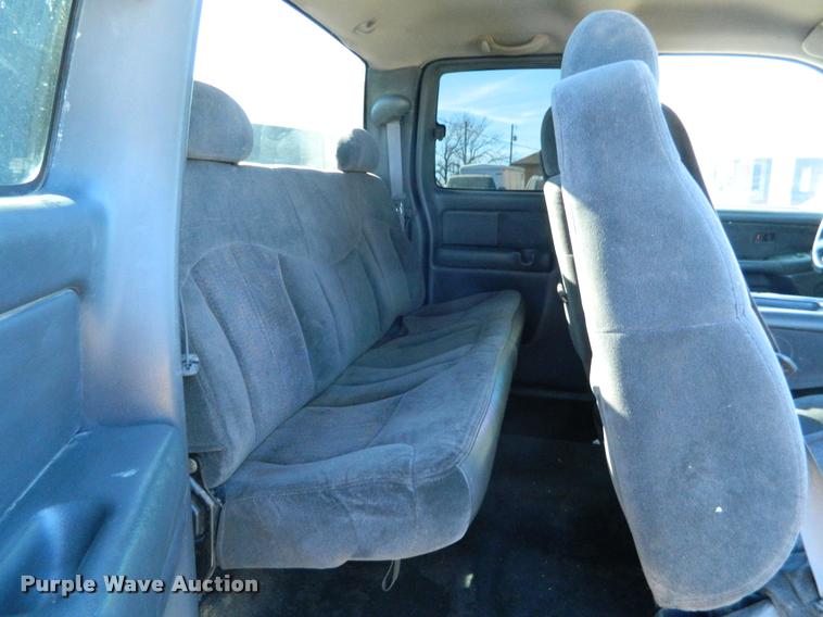 image for item J5034 2000 Chevrolet 1500 Ext. Cab pickup truck