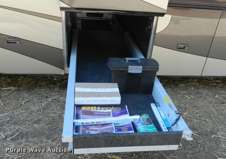 image for item J5035 2004 Monaco Dynasty Princess RV