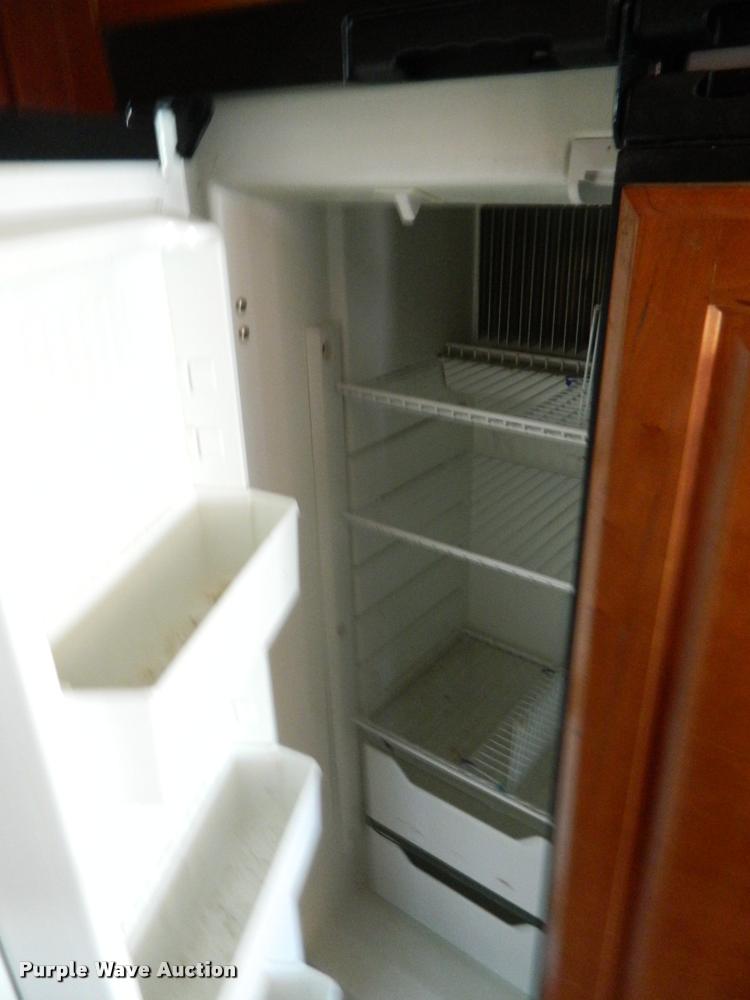 image for item J5035 2004 Monaco Dynasty Princess RV