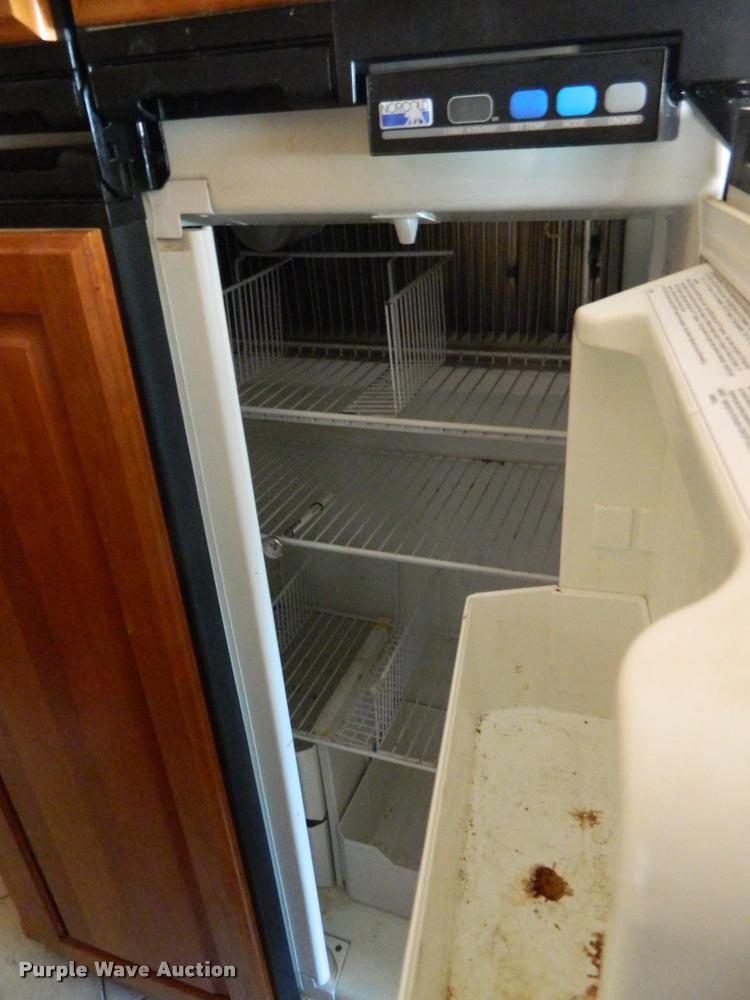 image for item J5035 2004 Monaco Dynasty Princess RV