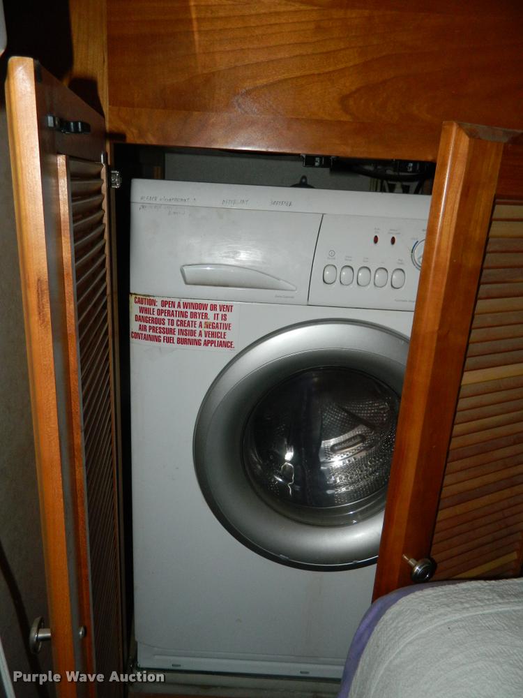 image for item J5035 2004 Monaco Dynasty Princess RV