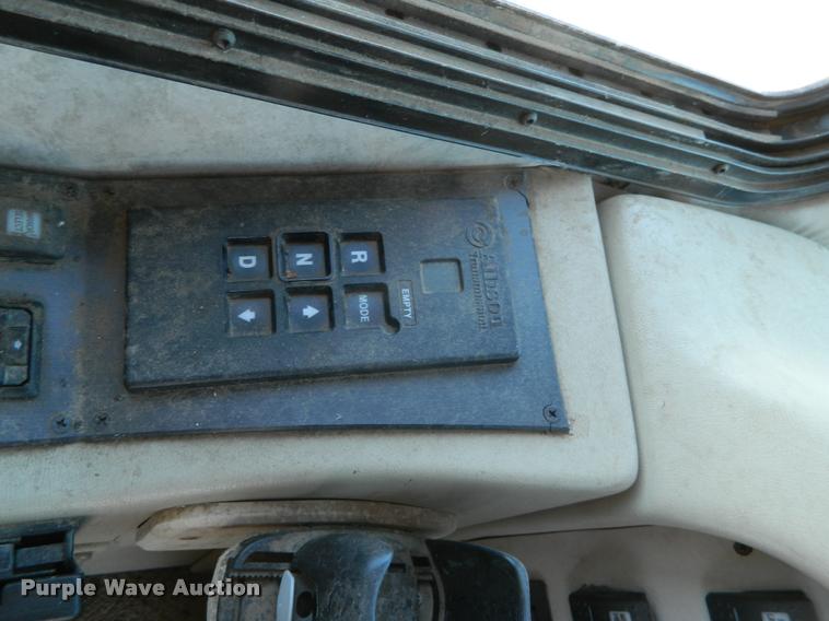 image for item J5035 2004 Monaco Dynasty Princess RV