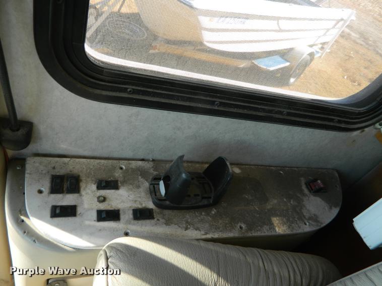 image for item J5035 2004 Monaco Dynasty Princess RV