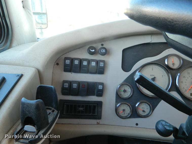 image for item J5035 2004 Monaco Dynasty Princess RV