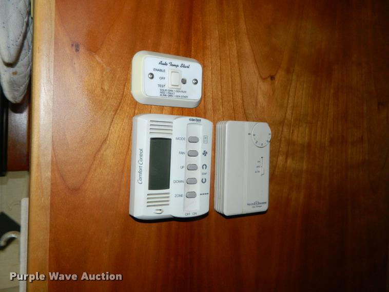 image for item J5035 2004 Monaco Dynasty Princess RV