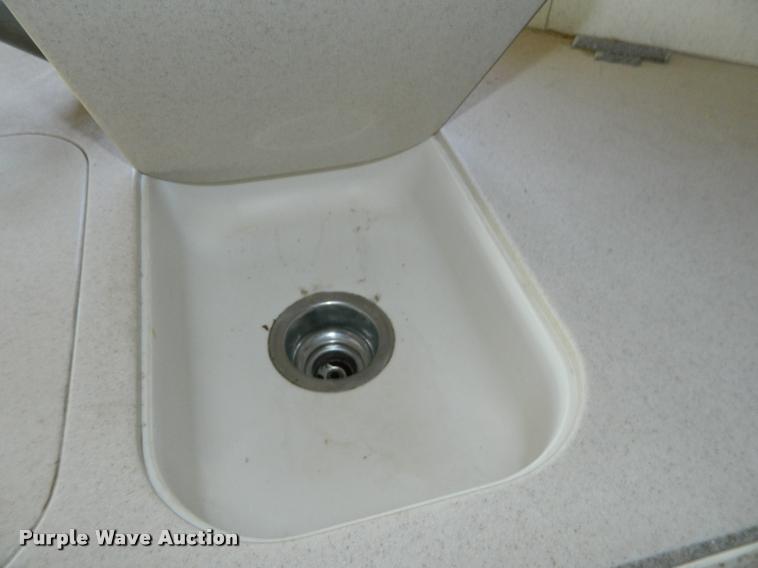 image for item J5035 2004 Monaco Dynasty Princess RV