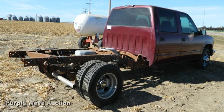 image for item J5039 1997 Chevrolet 3500 Crew Cab pickup truck