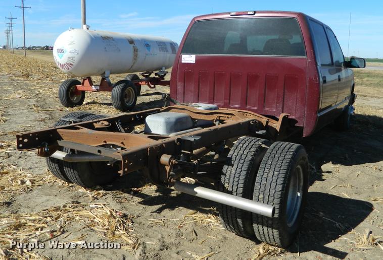 image for item J5039 1997 Chevrolet 3500 Crew Cab pickup truck