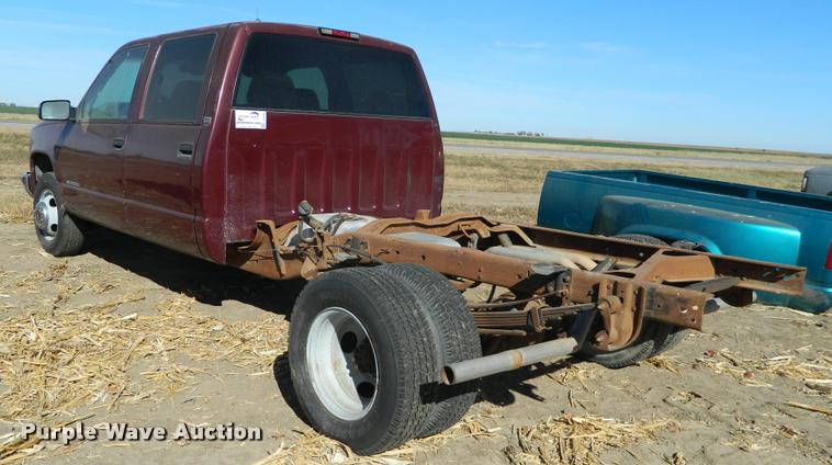 image for item J5039 1997 Chevrolet 3500 Crew Cab pickup truck