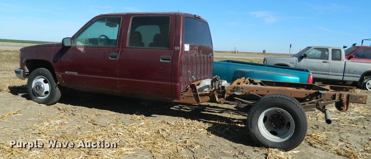 image for item J5039 1997 Chevrolet 3500 Crew Cab pickup truck