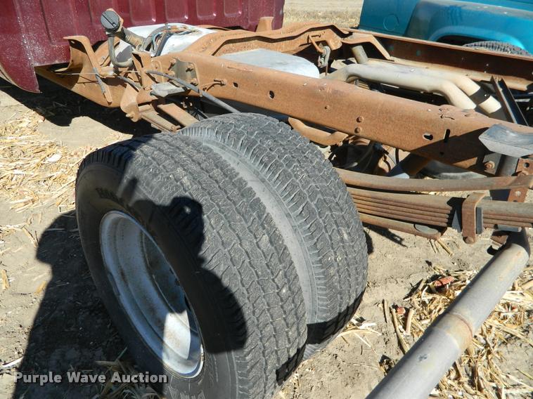 image for item J5039 1997 Chevrolet 3500 Crew Cab pickup truck