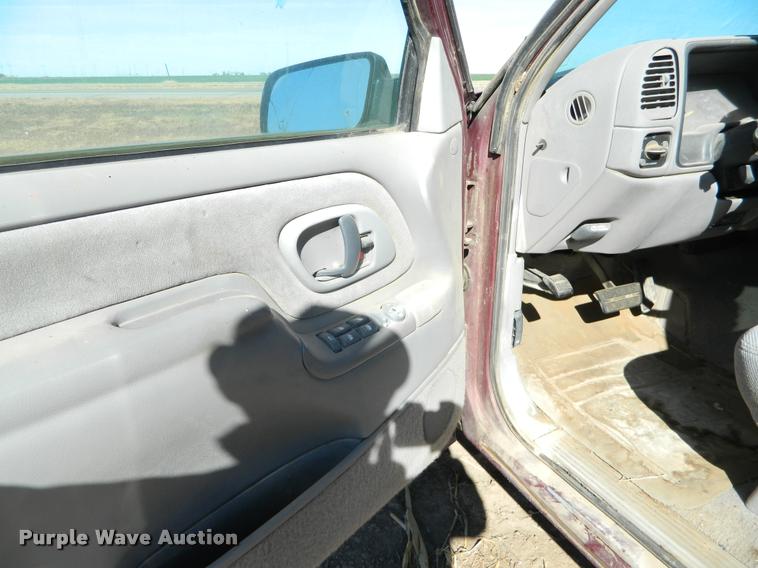 image for item J5039 1997 Chevrolet 3500 Crew Cab pickup truck