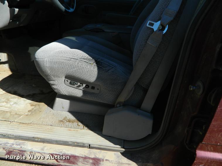 image for item J5039 1997 Chevrolet 3500 Crew Cab pickup truck