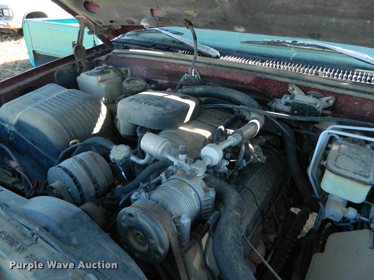 image for item J5039 1997 Chevrolet 3500 Crew Cab pickup truck