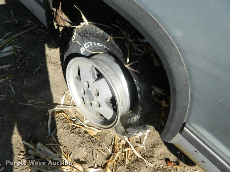 image for item J5041 1987 Chevrolet S10 pickup truck