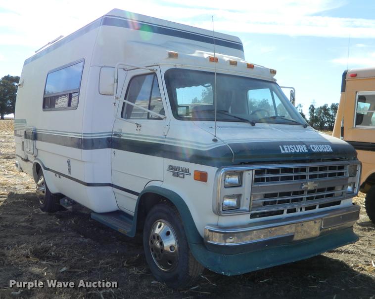 image for item J5045 1989 Chevrolet G30 Leisure-Cruiser Travelcraft RV