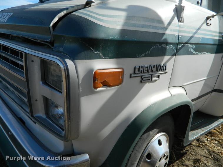 image for item J5045 1989 Chevrolet G30 Leisure-Cruiser Travelcraft RV