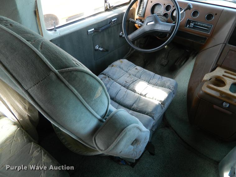 image for item J5045 1989 Chevrolet G30 Leisure-Cruiser Travelcraft RV