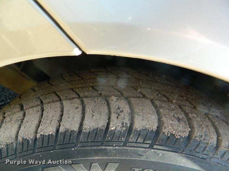 image for item J5052 2000 Ford Taurus SE