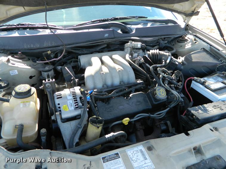 image for item J5052 2000 Ford Taurus SE