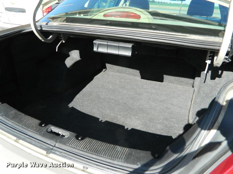 image for item J5052 2000 Ford Taurus SE