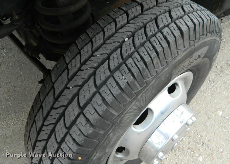 image for item J5055 2002 Dodge Ram 3500 flatbed pickup truck