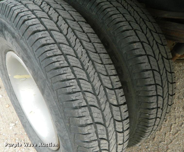 image for item J5055 2002 Dodge Ram 3500 flatbed pickup truck