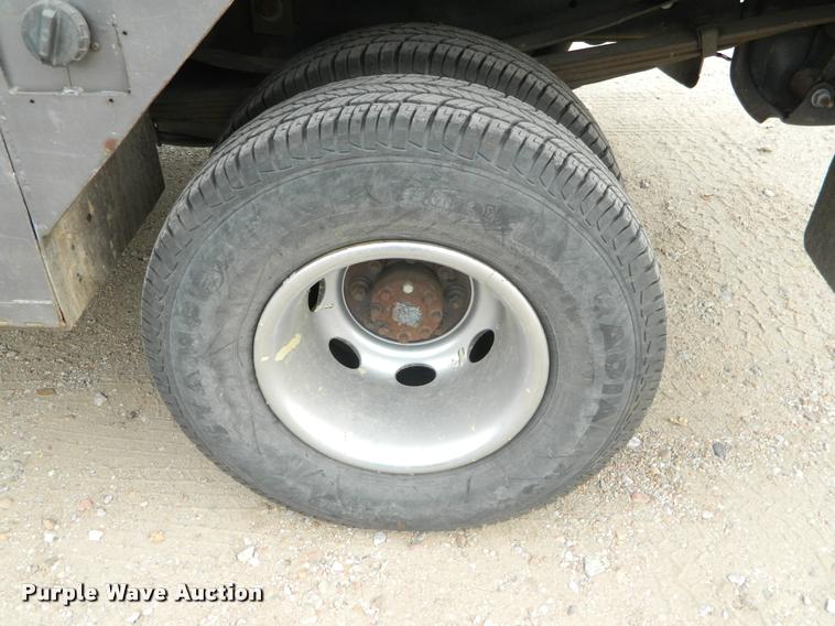 image for item J5055 2002 Dodge Ram 3500 flatbed pickup truck