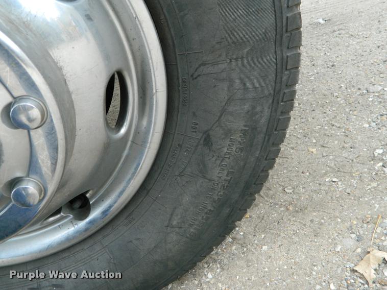 image for item J5055 2002 Dodge Ram 3500 flatbed pickup truck