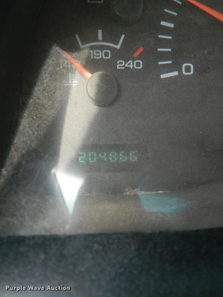 image for item J5055 2002 Dodge Ram 3500 flatbed pickup truck