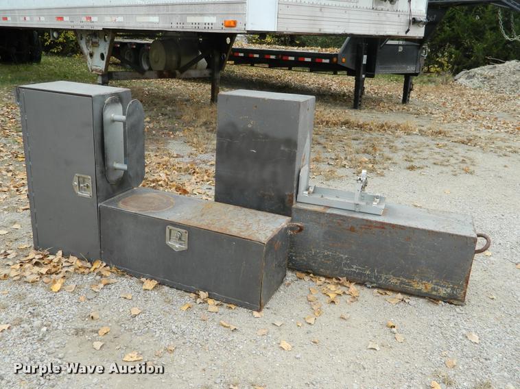 image for item J5055 2002 Dodge Ram 3500 flatbed pickup truck