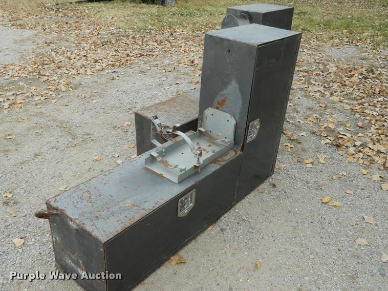 image for item J5055 2002 Dodge Ram 3500 flatbed pickup truck