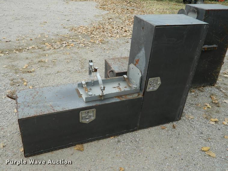 image for item J5055 2002 Dodge Ram 3500 flatbed pickup truck