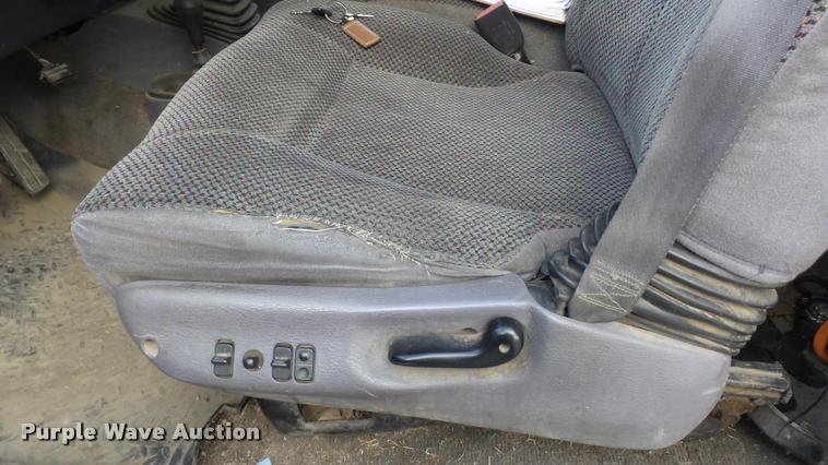 image for item J5725 2001 Dodge Ram 2500 Laramie SLT Quad Cab flatbed pickup truck