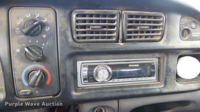 image for item J5725 2001 Dodge Ram 2500 Laramie SLT Quad Cab flatbed pickup truck